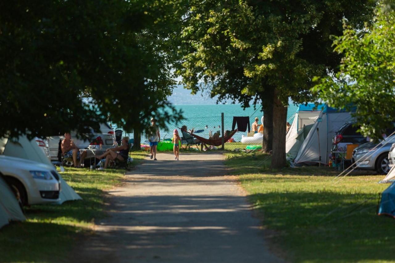 Hotel Aranypart Camping Siófok Exterior foto